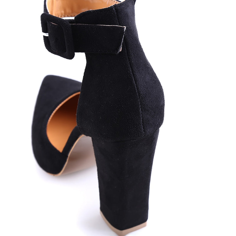 Ankle astrap Pump Heel