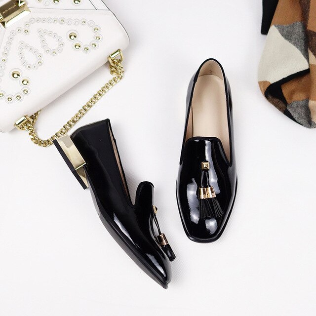 ROUND TOE LOAFERS