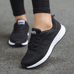 WOMEN SOLID SNEAKER