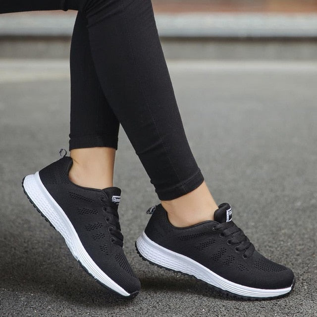 WOMEN SOLID SNEAKER