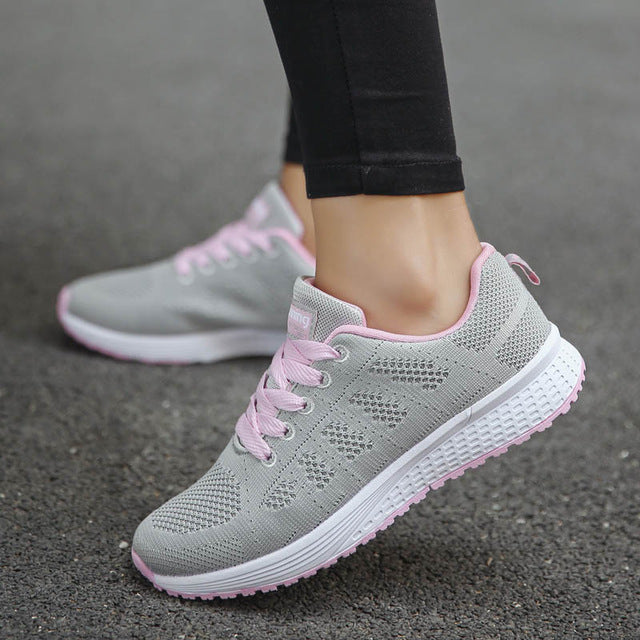 WOMEN SOLID SNEAKER