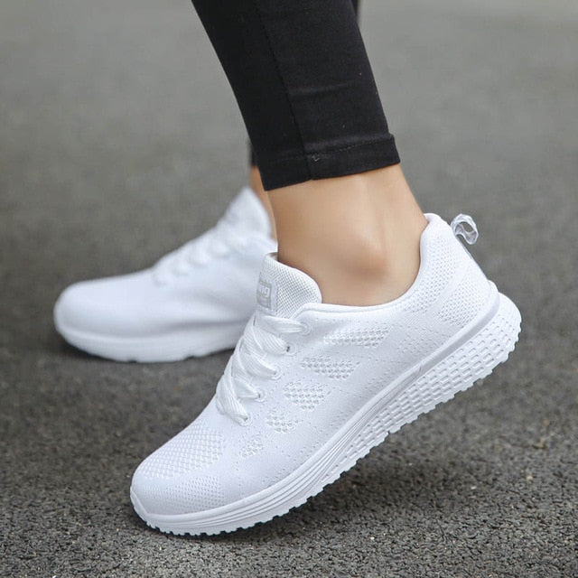 WOMEN SOLID SNEAKER